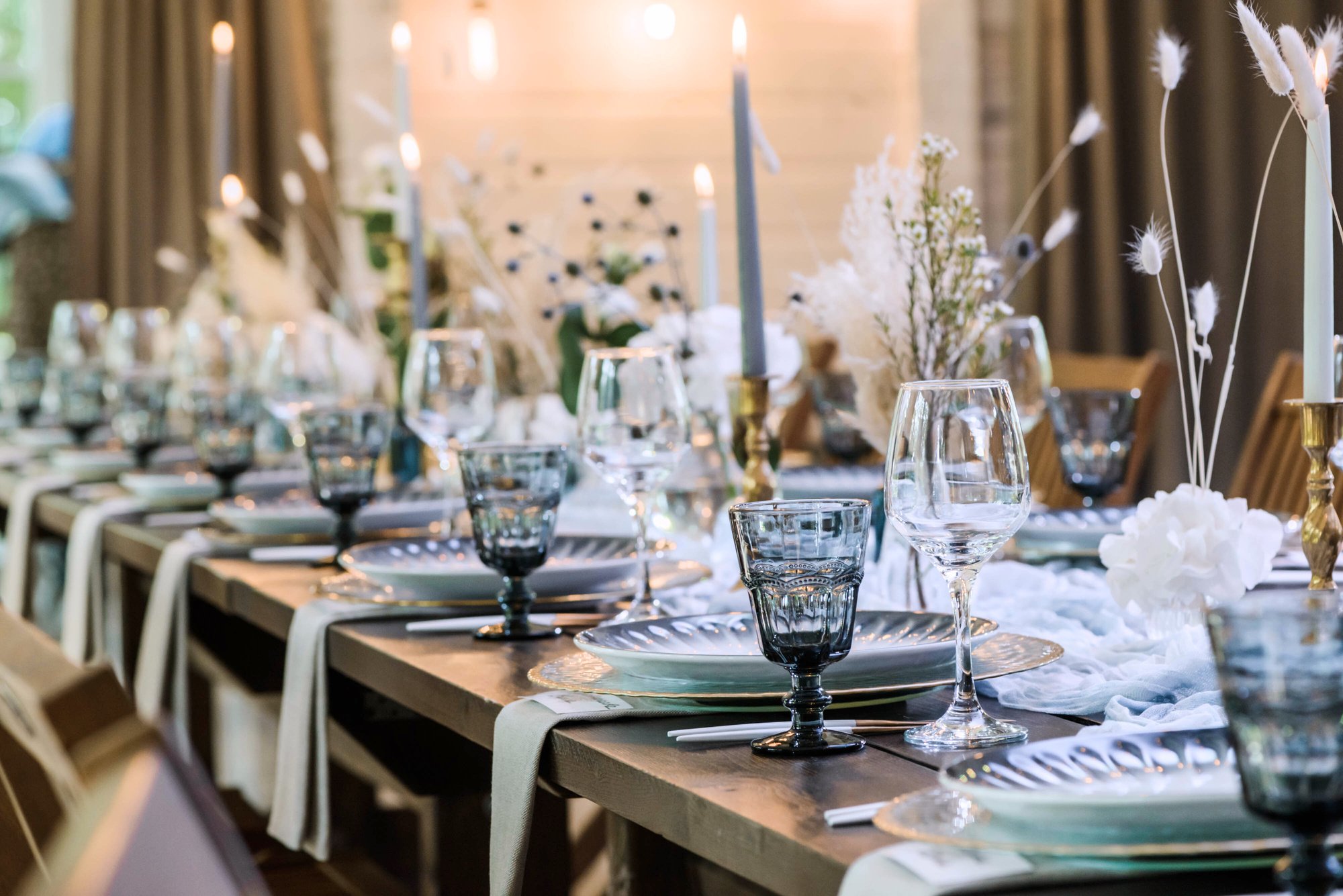 Set the stage for a memorable event with our themed packages, designed to complement any occasion in Vancouver! From lavish luxury soirées to intimate baby pink parties to chic baby blue gatherings or sophisticated neutral-toned affairs, all designed